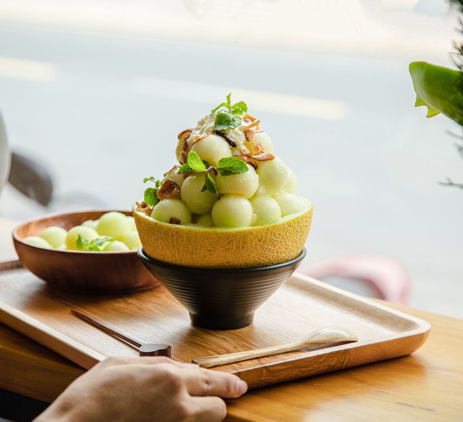 It&#039;s a cross between cucumber and melon. (Image via Pexels/Pham)