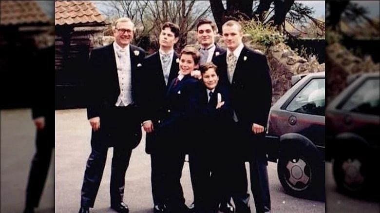 Henry Cavill with his brothers and mum