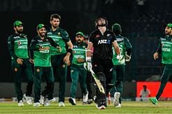 PAK vs NZ : पाकिस्तान ने न्यूजीलैंड को चौथे वनडे में बुरी तरह हराया, बाबर आजम का बेहतरीन शतक