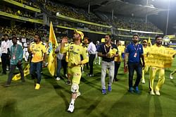 MS Dhoni to undergo tests in Mumbai hospital for knee injury: Reports
