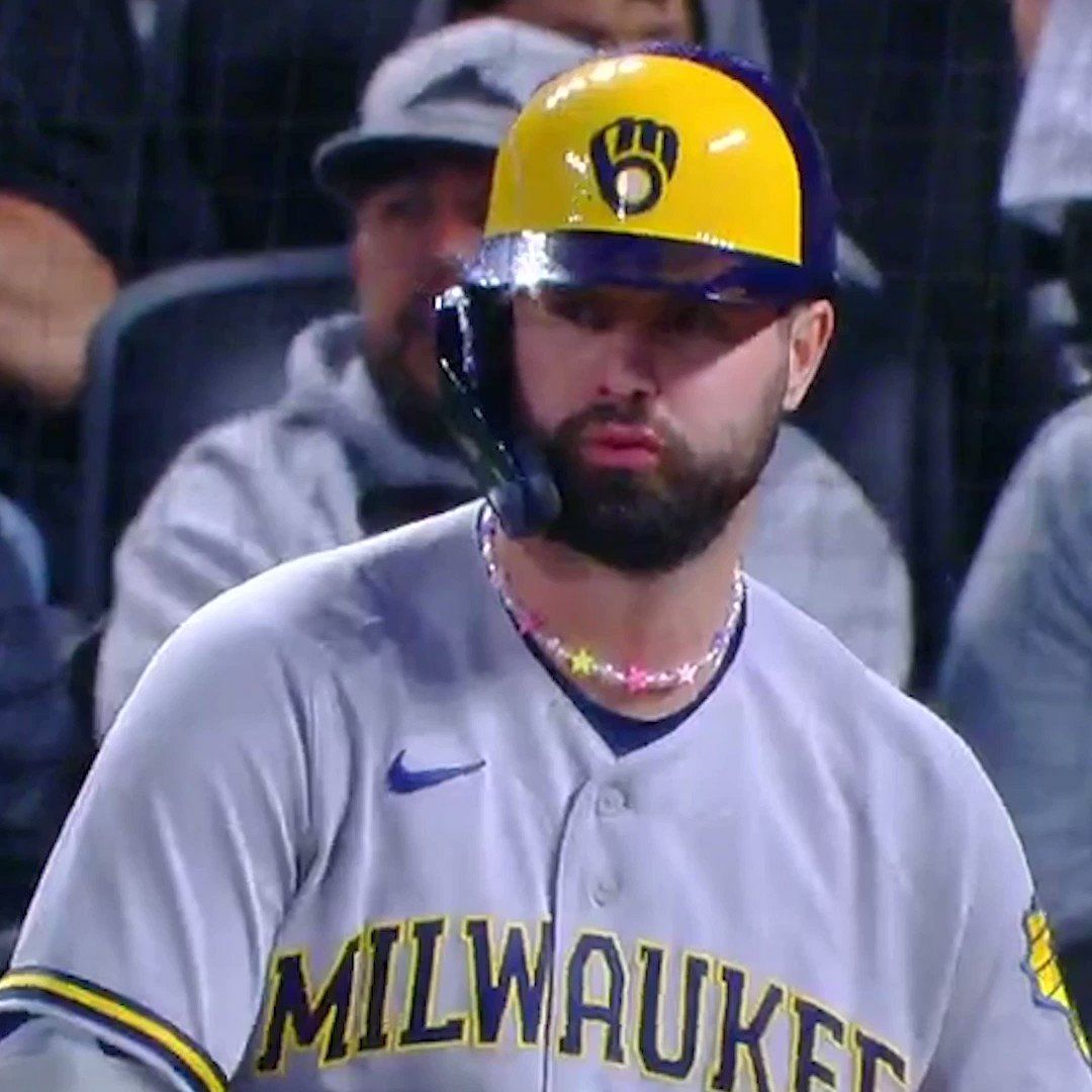 MLB Twitter all praise for Jesse Winker for wearing necklace made by  daughter vs Rockies: “Real man sh*t”