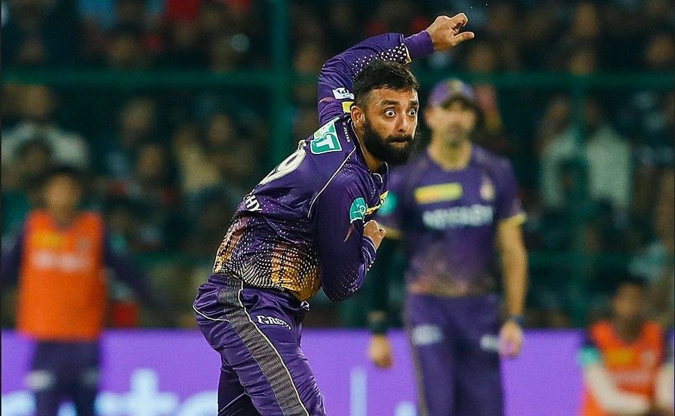 Varun Chakravarthy in action (Image Courtesy: Twitter/Kolkata Knight Riders)