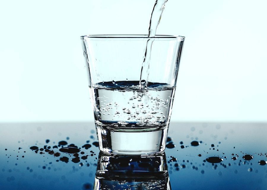 Is Reverse Osmosis Water Good for Your health (Image via freepik/kamranaydinov)