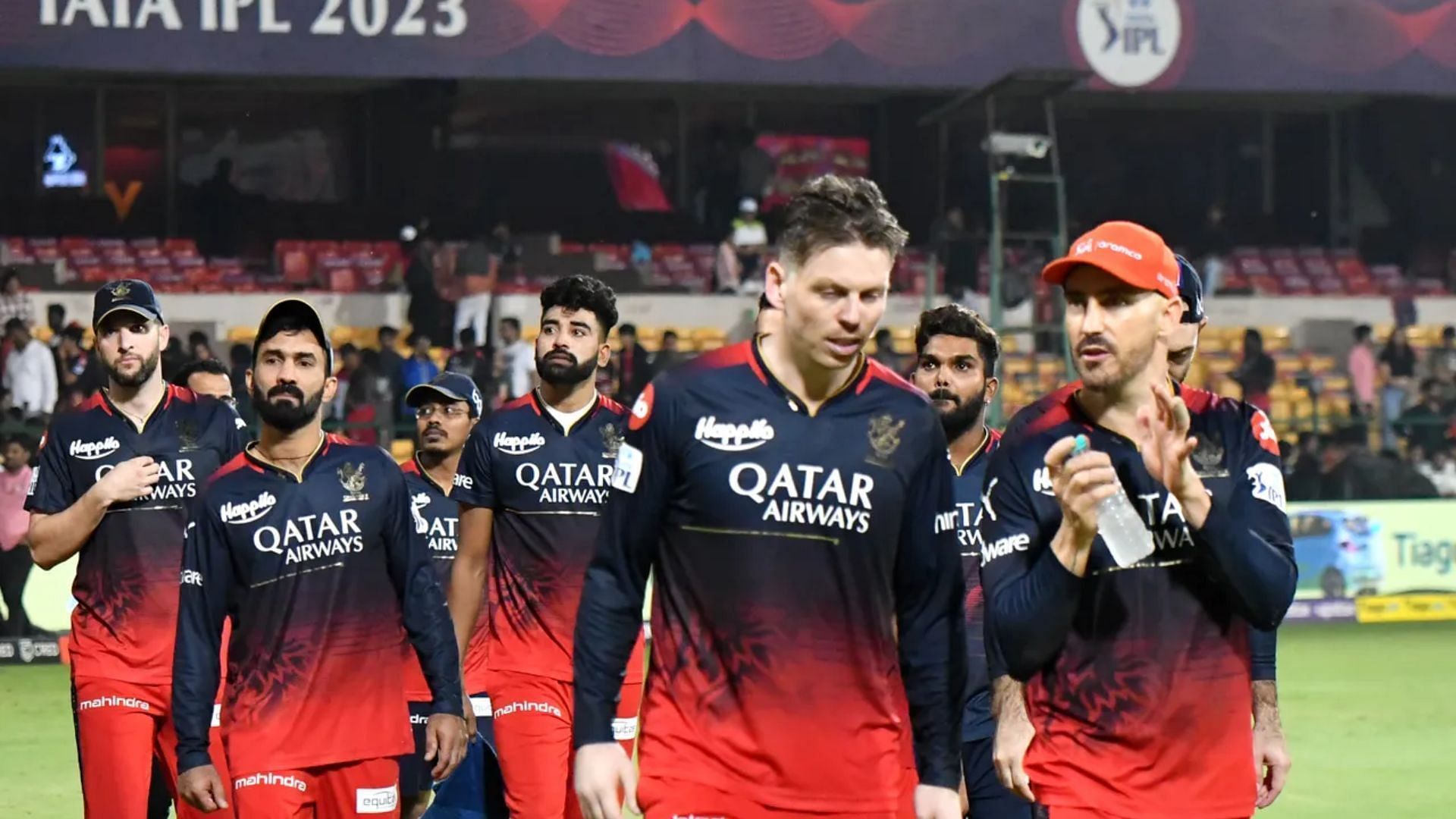 RCB players thanked their fans for passionately backing them the whole season (P.C.:iplt20.com)