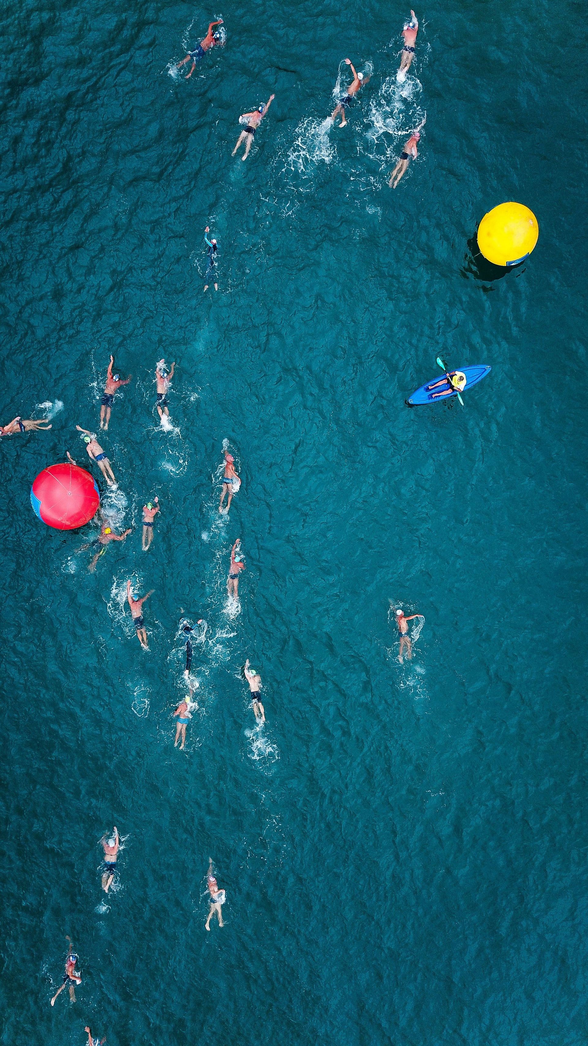 Swimming (Image via Pexels)