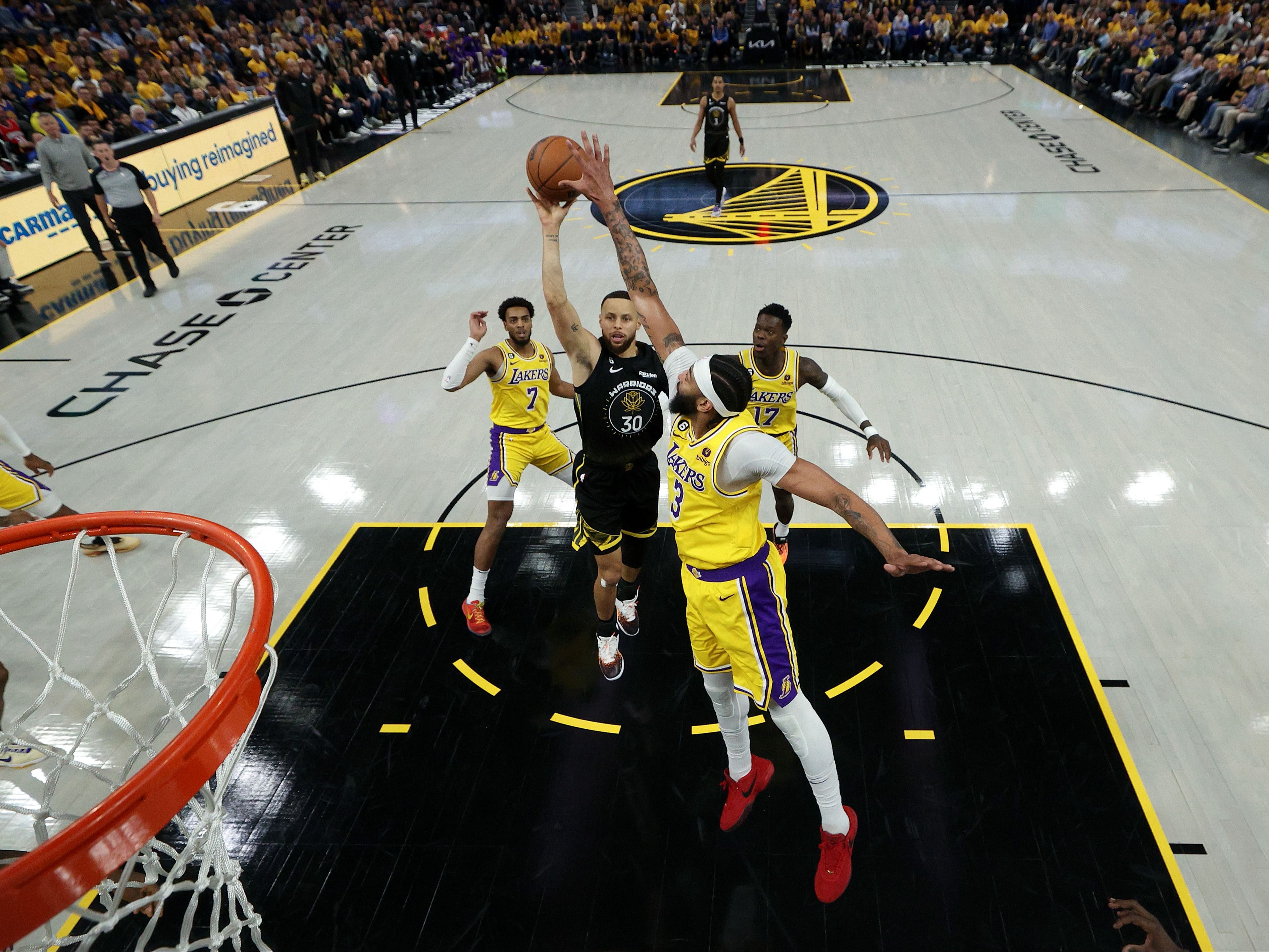 Anthony Davis leads Los Angeles Lakers past Steph Curry, Warriors