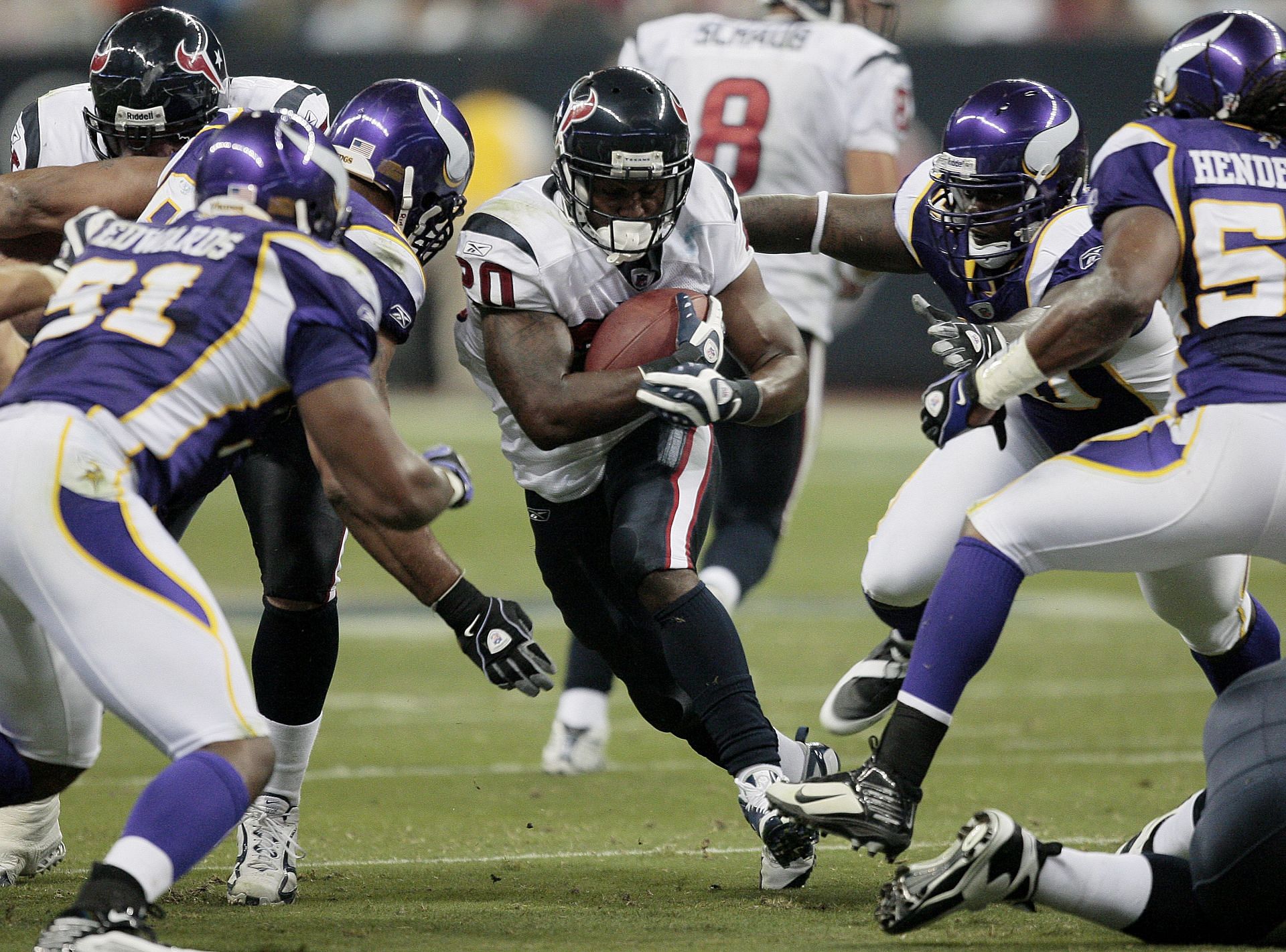 Steve Slaton rushing for the Houston Texans