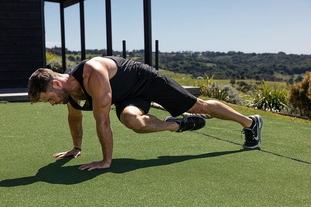 Chris Hemsworth legs workout routine is intense. (Image via Instagram)