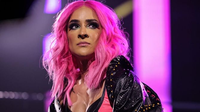 Former Women's Champion sends heartfelt message to Dakota Kai following surgery
