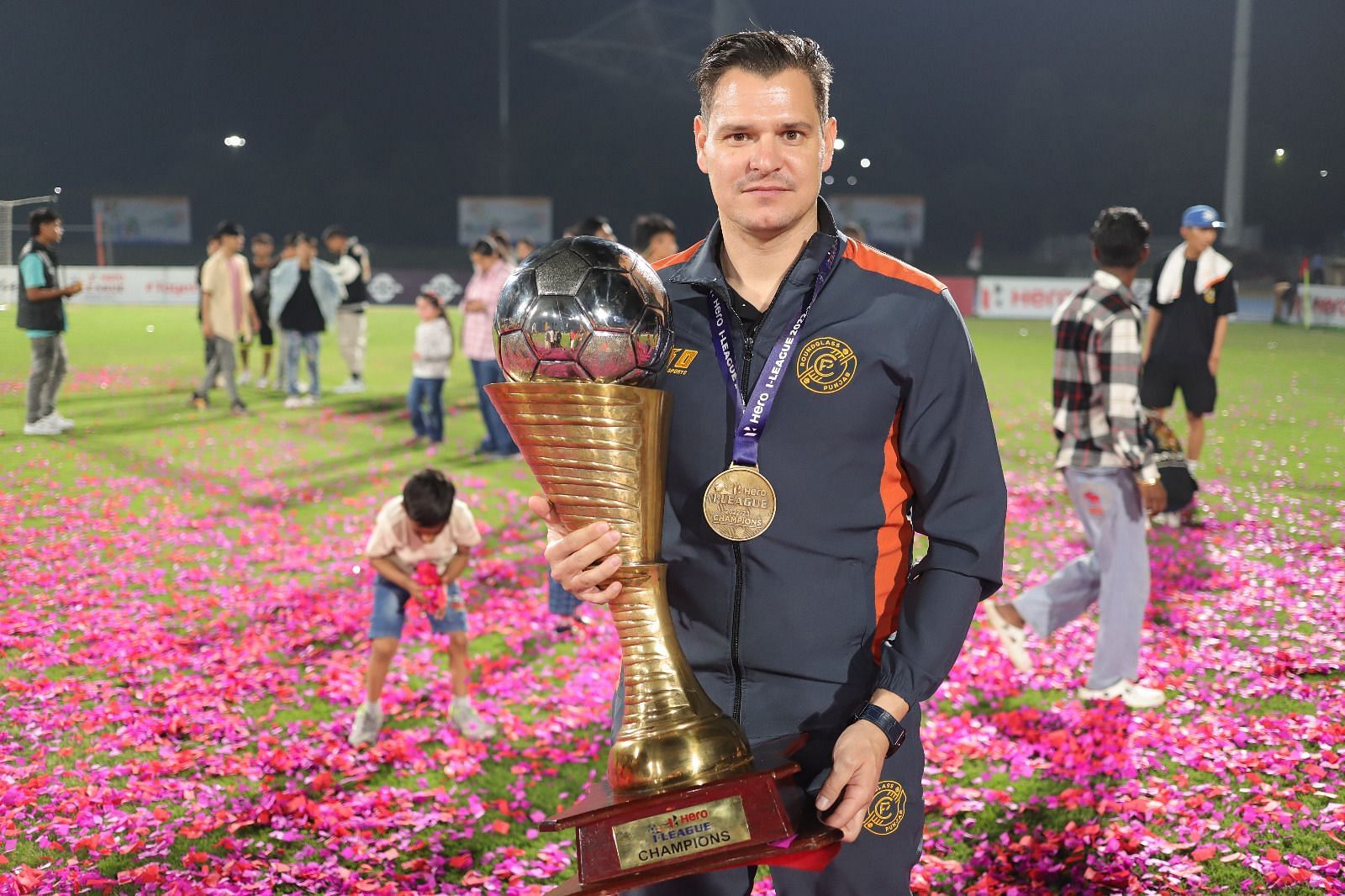 Nikolas with the I-League trophy (Image courtesy: RPFC Media)