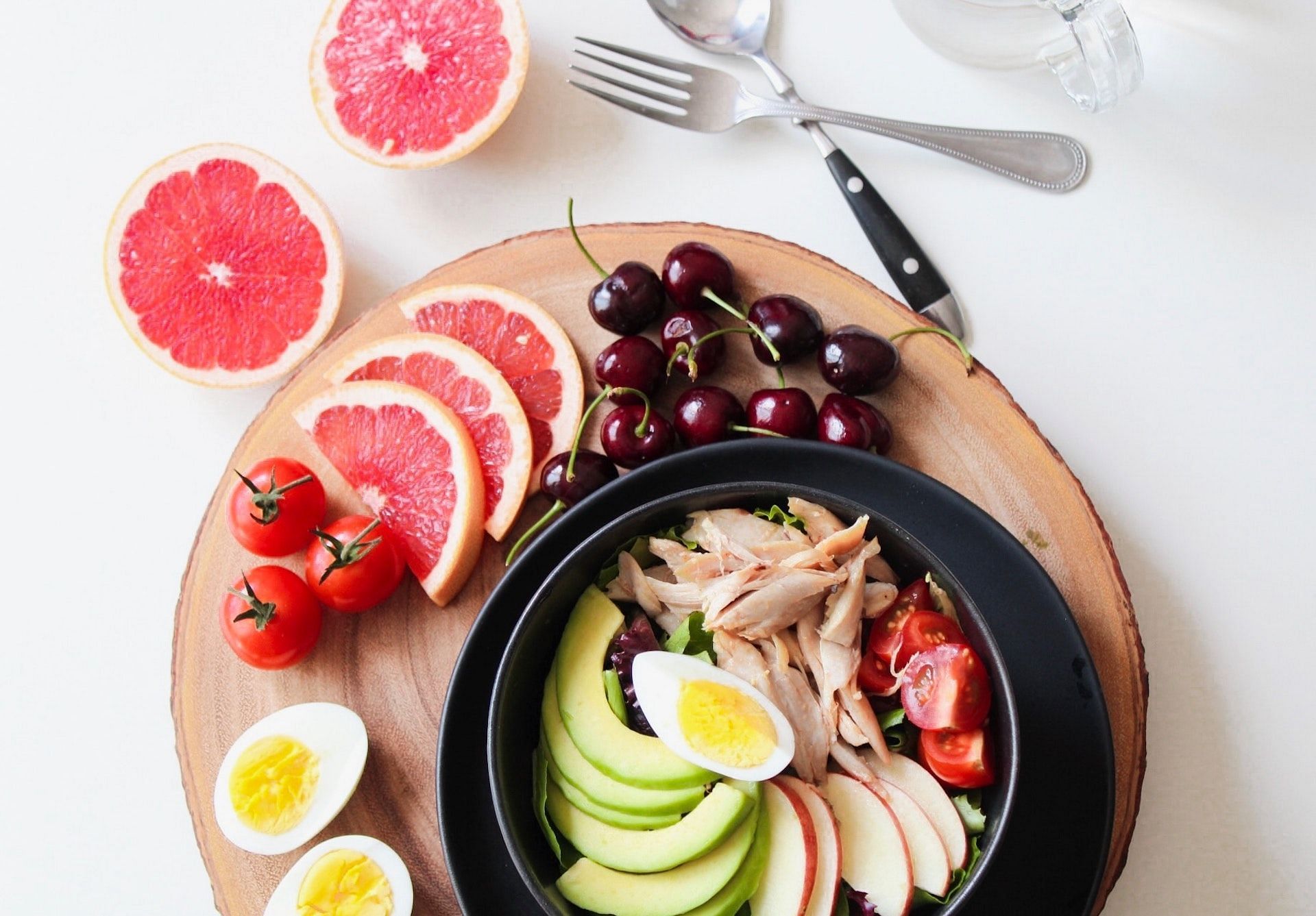 Eat healthy to lose excess skin. (Photo via Pexels/Jane Doan)