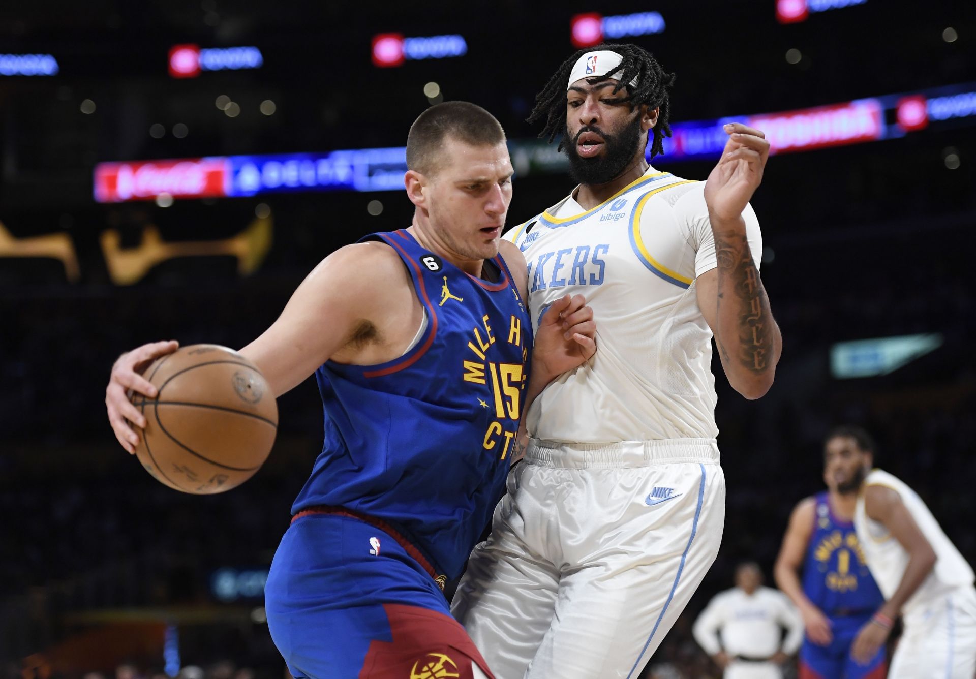 The outcome of the series will mainly depend on Jokic's matchup against Davis (Image via Getty Images)