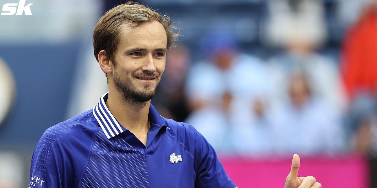 Daniil Medvedev booked his spot in the Round of 16 at the 2023 Madrid Open
