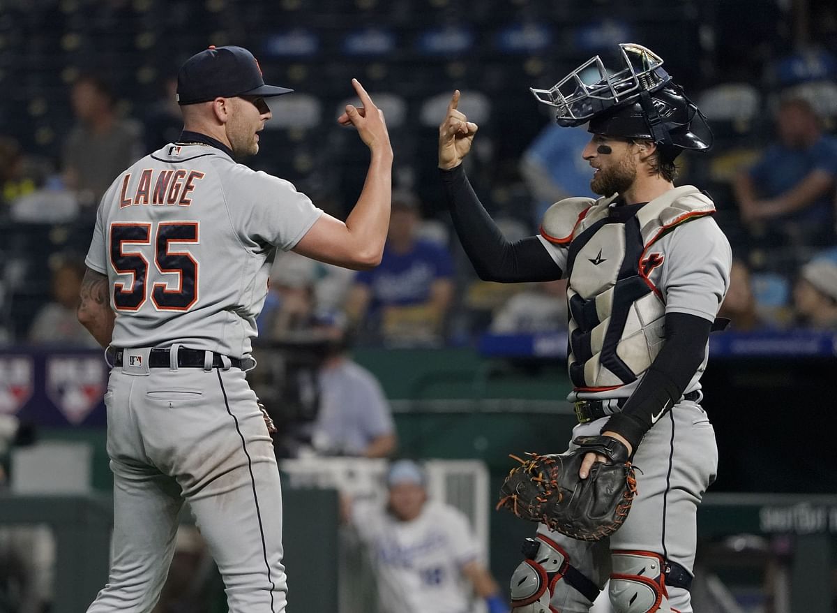 Detroit Tigers fans react to Meijer being the team's jersey patch ...