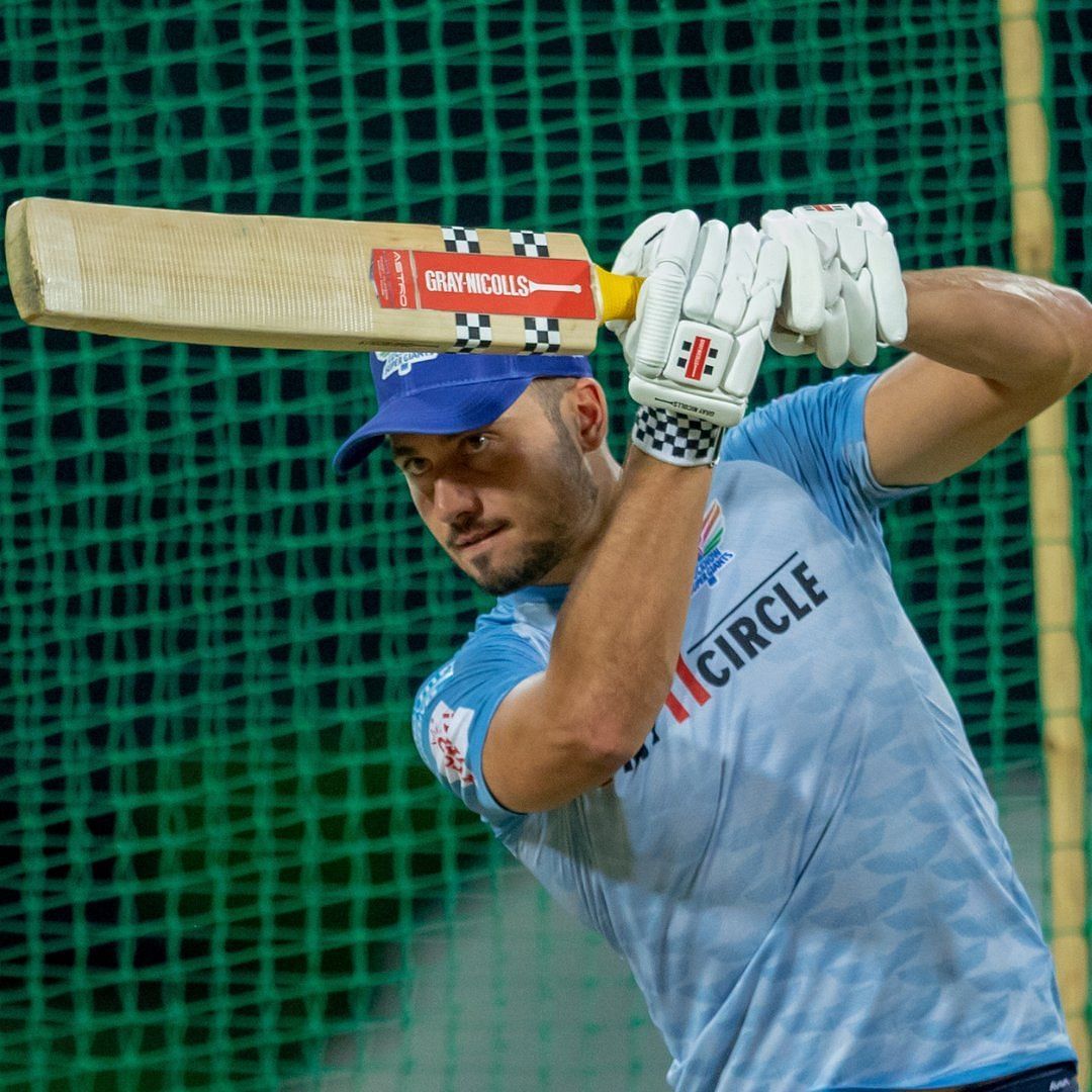 Marcus Stoinis in action (Image Courtesy: Twitter/Lucknow Super Giants)