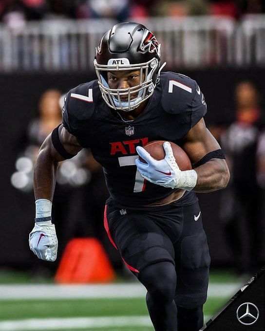 Bijan Robinson jersey: What number will new Falcons RB wear in 2023?