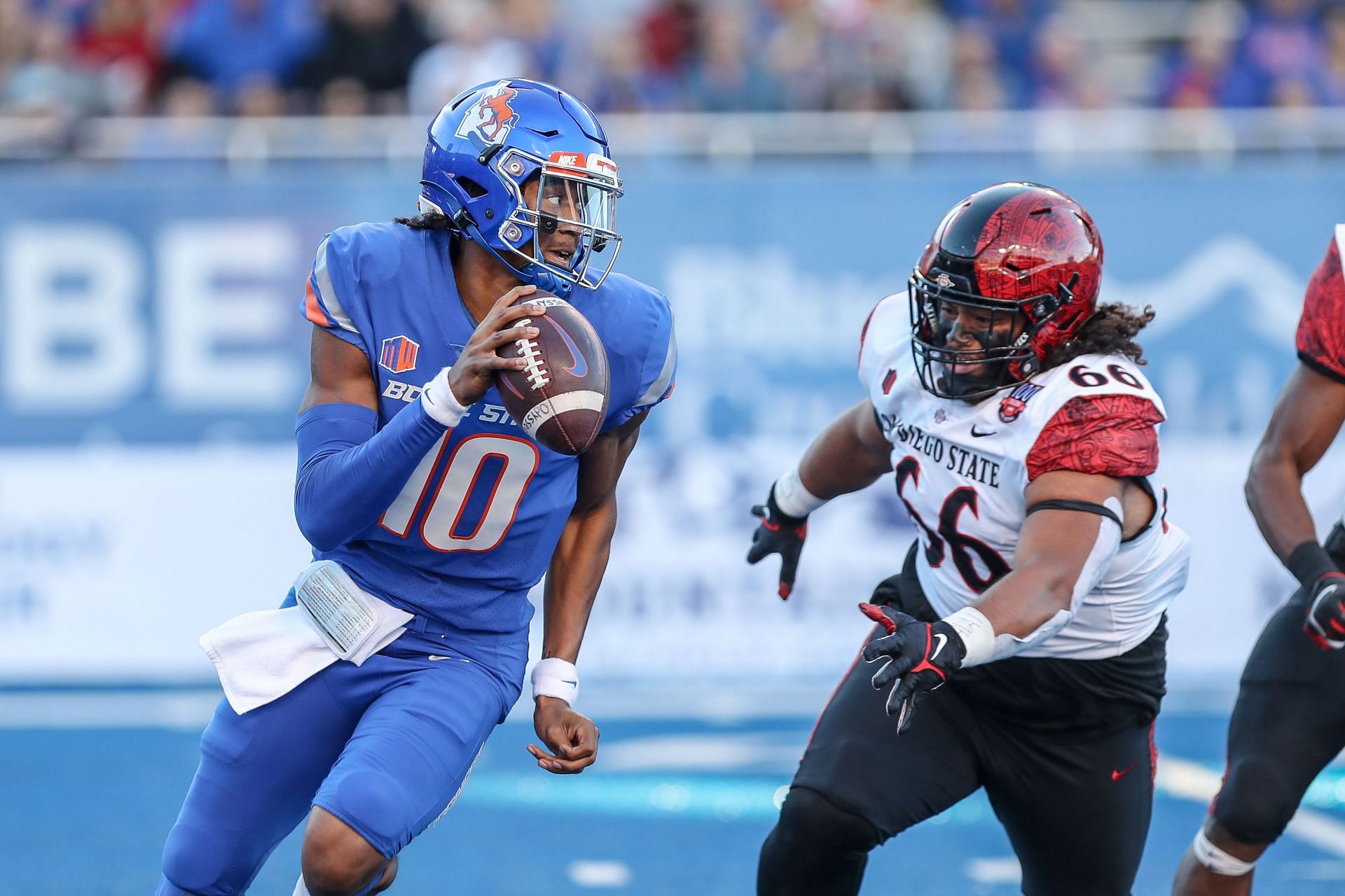 San Diego State defensive lineman Jonah Tavai