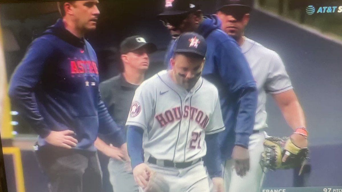 Astros' Jose Altuve exits vs. Brewers as precaution after 'feeling