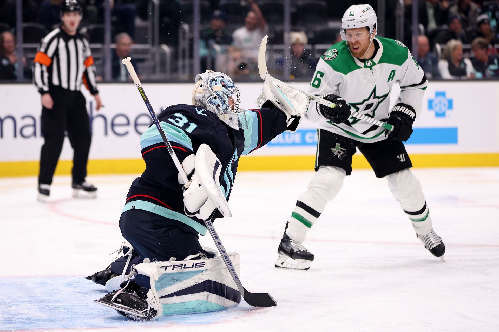 Dallas Stars bring in 2023 with a huge win against the Sharks 5-2