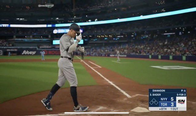 Yankees' star's new celebration sends MLB Twitter into a frenzy