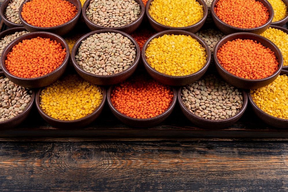 Lentils are rich in phytoestrogens. Iimage via Freepik/8photo)