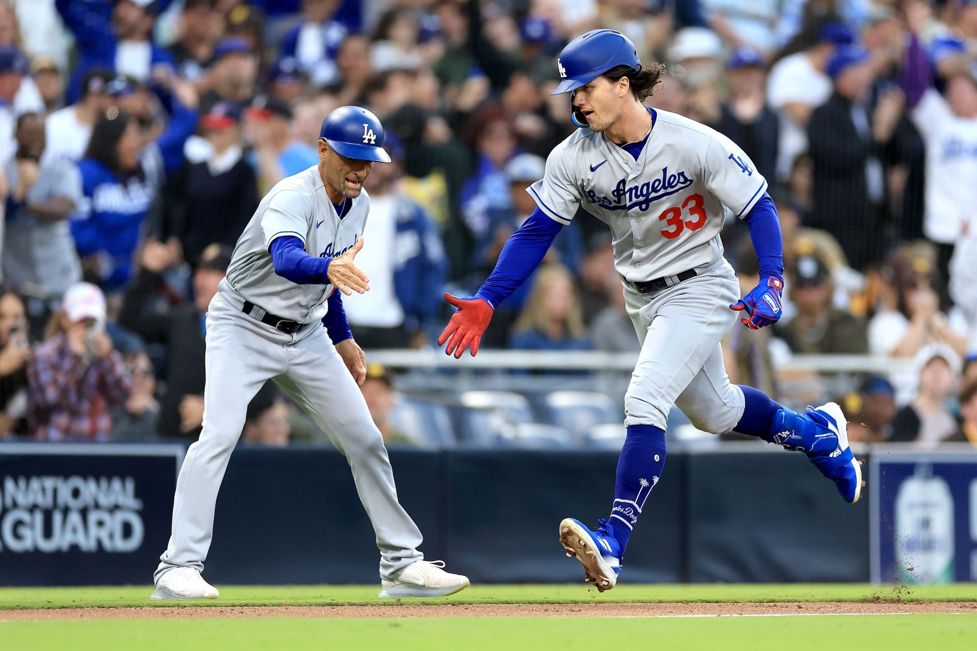 Los Angeles Dodgers stun San Diego Padres 5-2