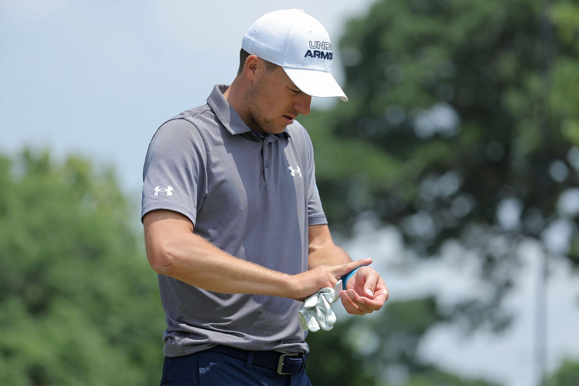 Jordan Spieth checked his injured wrist ahead of the 2023 Charles Schwab Challenge at Colonial Country Club on May 24, 2023, in Fort Worth, Texas. (Image via Getty Images/Jonathan Bachman)