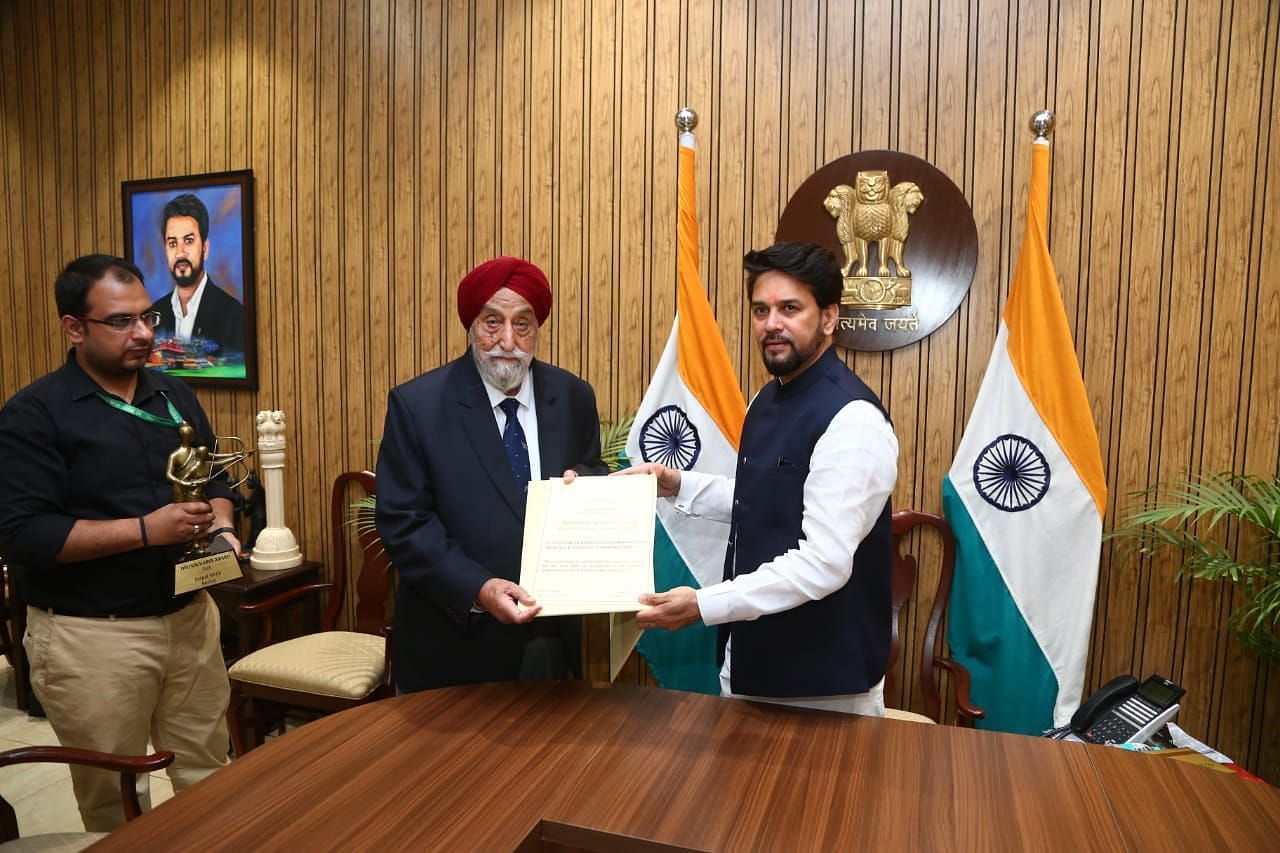 Union Sports Minister Anurag Thakur felicitates Sarpal Singh