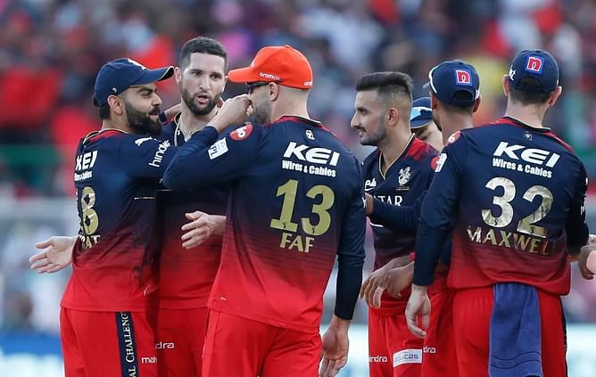 IPL 2023: Predicting 3 bowlers who could pick up the most wickets in today's SRH vs RCB match