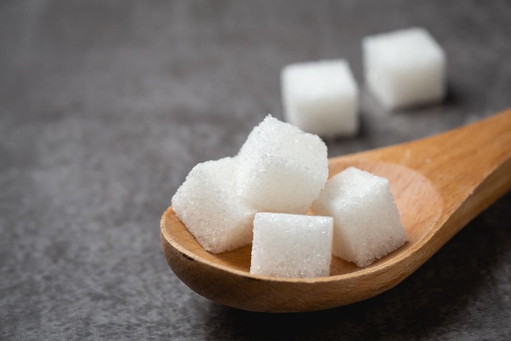Can sugar subsitutes help you lose weight? (Image via Freepik/Jcomp)