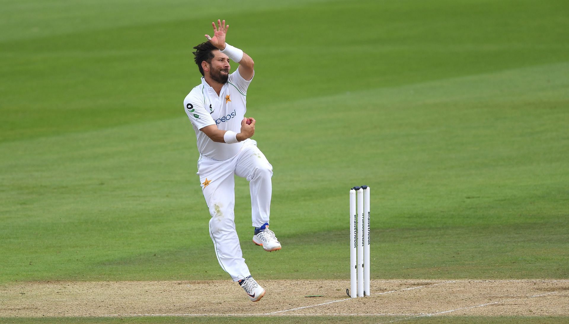 Yasir Shah broke Clarrie Grimmett&#039;s long-standing record for fewest Tests to 200 Test wickets