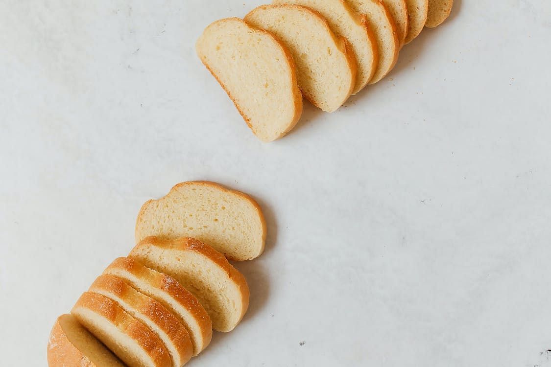 White bread, commonly referred to as refined bread, is a dietary staple enjoyed by a significant number of individuals worldwide. (Polina Tankilevitch/ Pexels)