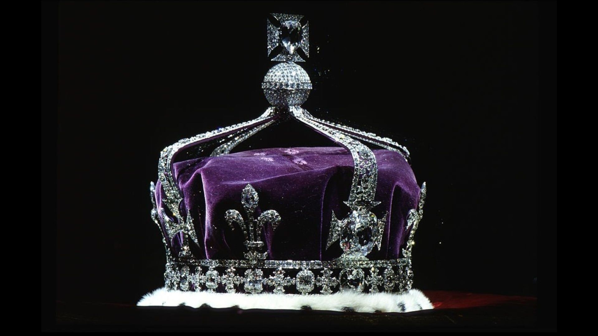 The Buckingham Palace revealed in 2022 that they will leave the Kohinoor out of the ceremony (Image via Tim Graham Photo Library/Getty Images)