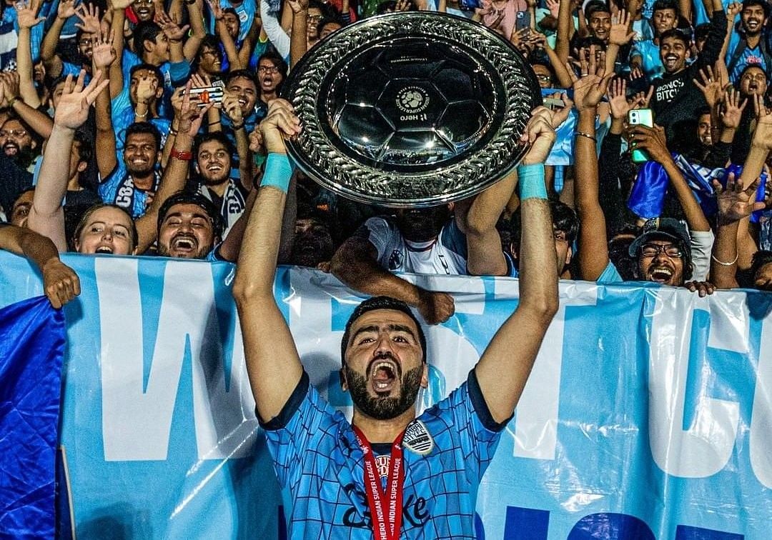 Ahmed Jahouh celebrating after Mumbai City FC won the ISL 2022-23 League Shield.