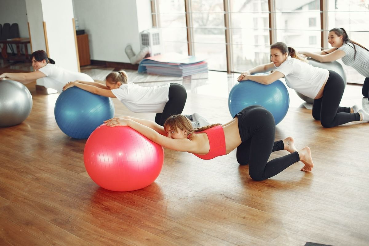 5 simple ways to use an exercise ball to induce labor