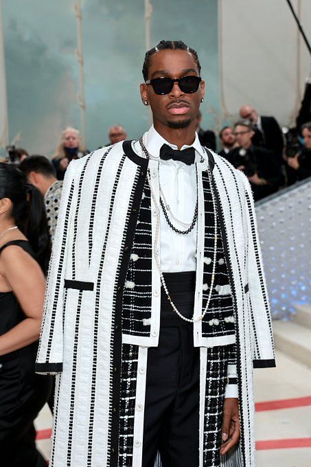 He looks like a piano - NBA fans mock Shai Gilgeous-Alexander and Russell  Westbrook for their outfits at the Met Gala 2023
