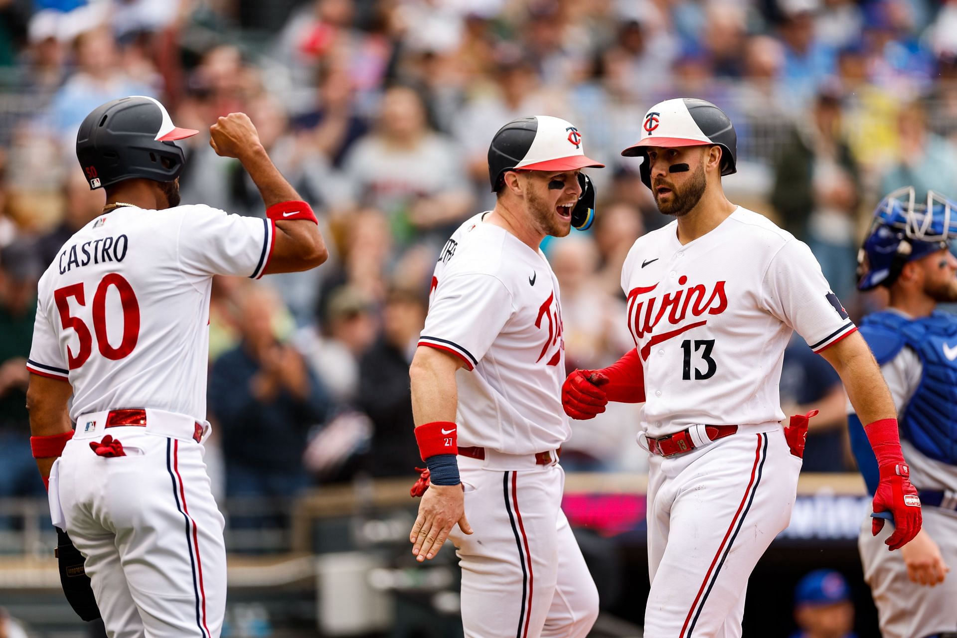 Twins fans still flock to Wrigley Field to follow them even in bad season