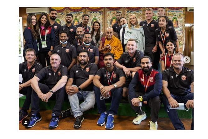IPL 2023: धर्मशाला में पंजाब किंग्स के खिलाड़ियों ने की दलाई लामा से मुलाकात, देखें खूबसूरत तस्वीरें