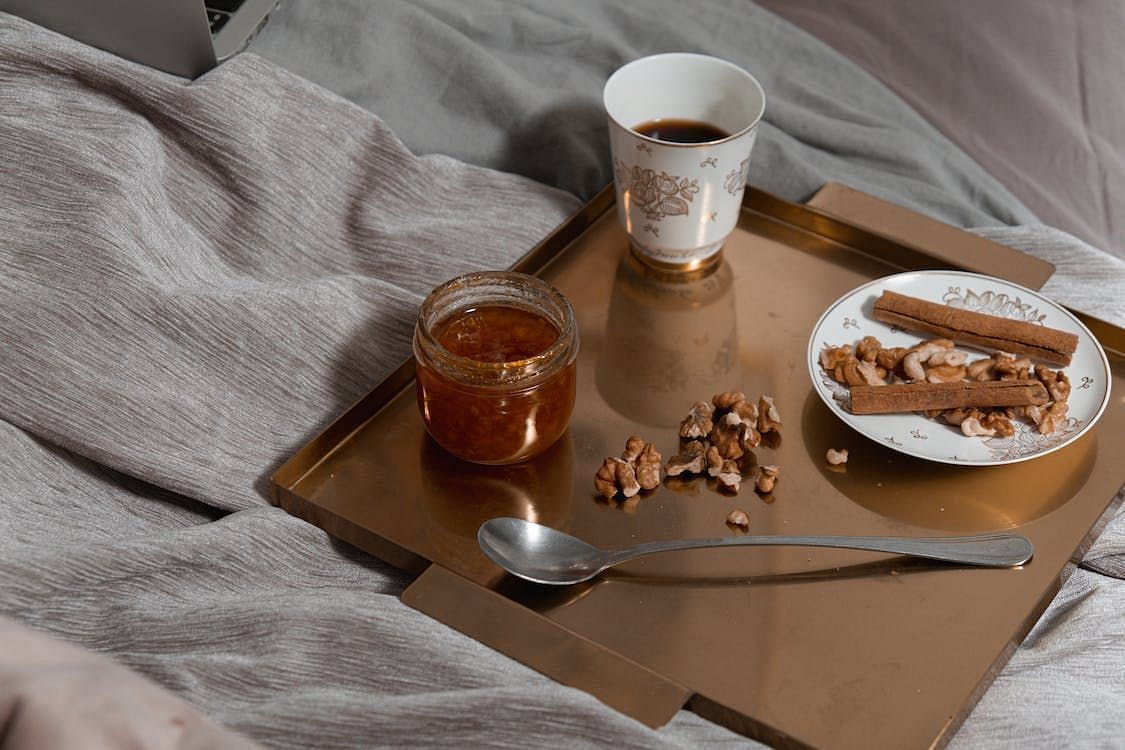Having healthy bedtime snacks can contribute to improved sleep quality and enhance overall health. (cottonbro studio/ Pexels)