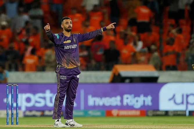 "He bowled the most difficult overs" - Aakash Chopra picks Varun Chakaravarthy as his MVP for KKR's IPL 2023 win vs SRH
