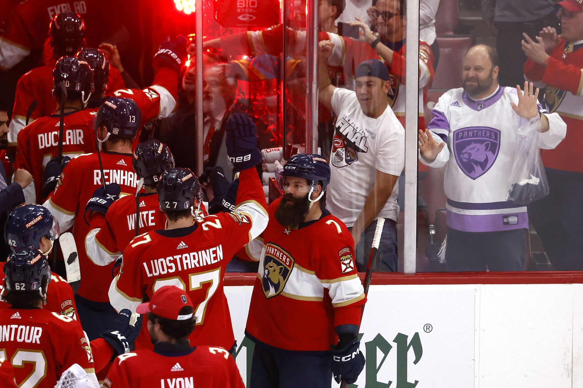 Bobrovsky gets shutout, Panthers top Hurricanes 1-0 for 3-0 lead
