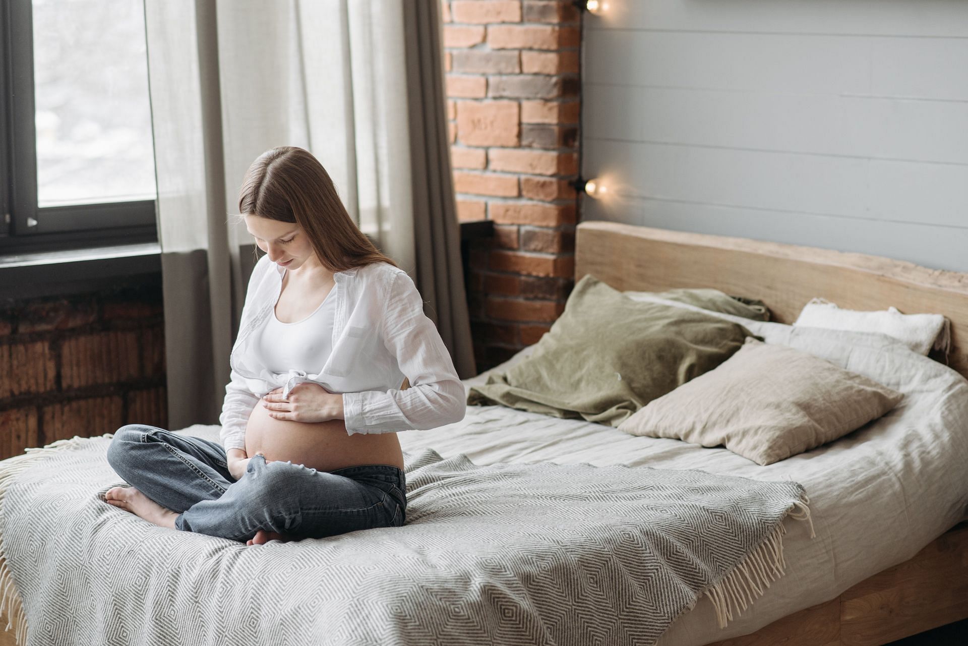 Being tired is also common during pregnancy. (Image via Pexels/ Pavel Danilyuk)