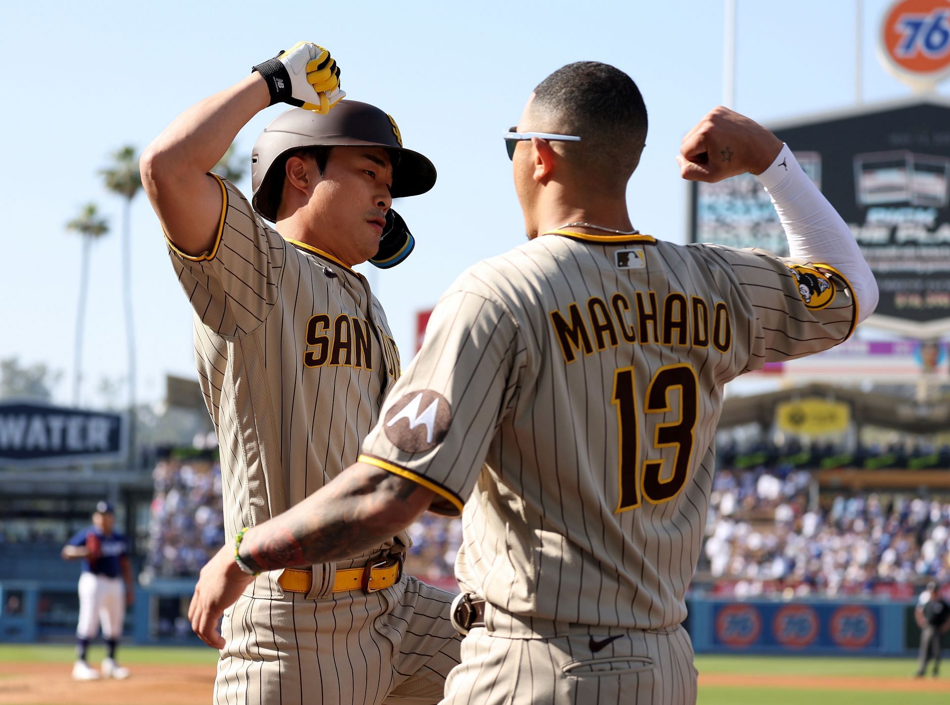 Dodgers sweep Padres to put stamp on early-season showdowns