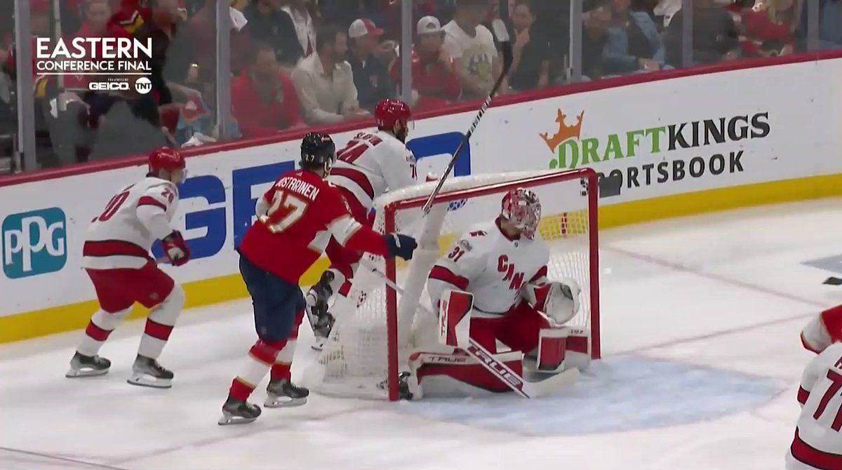 Panthers' Sam Bennett knocks Hurricanes' Jaccob Slavin out of Game 4 with  massive hit