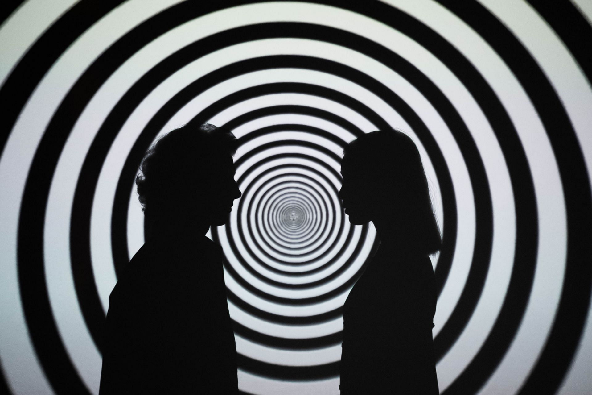 hypnosis therapy: What does it mean to be hypnotized? - exploring