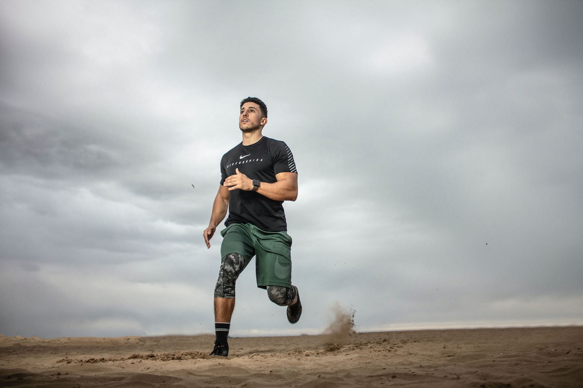 Sandbag workouts help developing strength and endurance. (Image via Pexels/ Zakaria Boumliha)