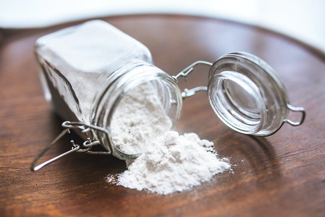 Baking soda water offers a wide range of benefits that cover various aspects of health and well-being. (Kaboompics .com/ Pexels)