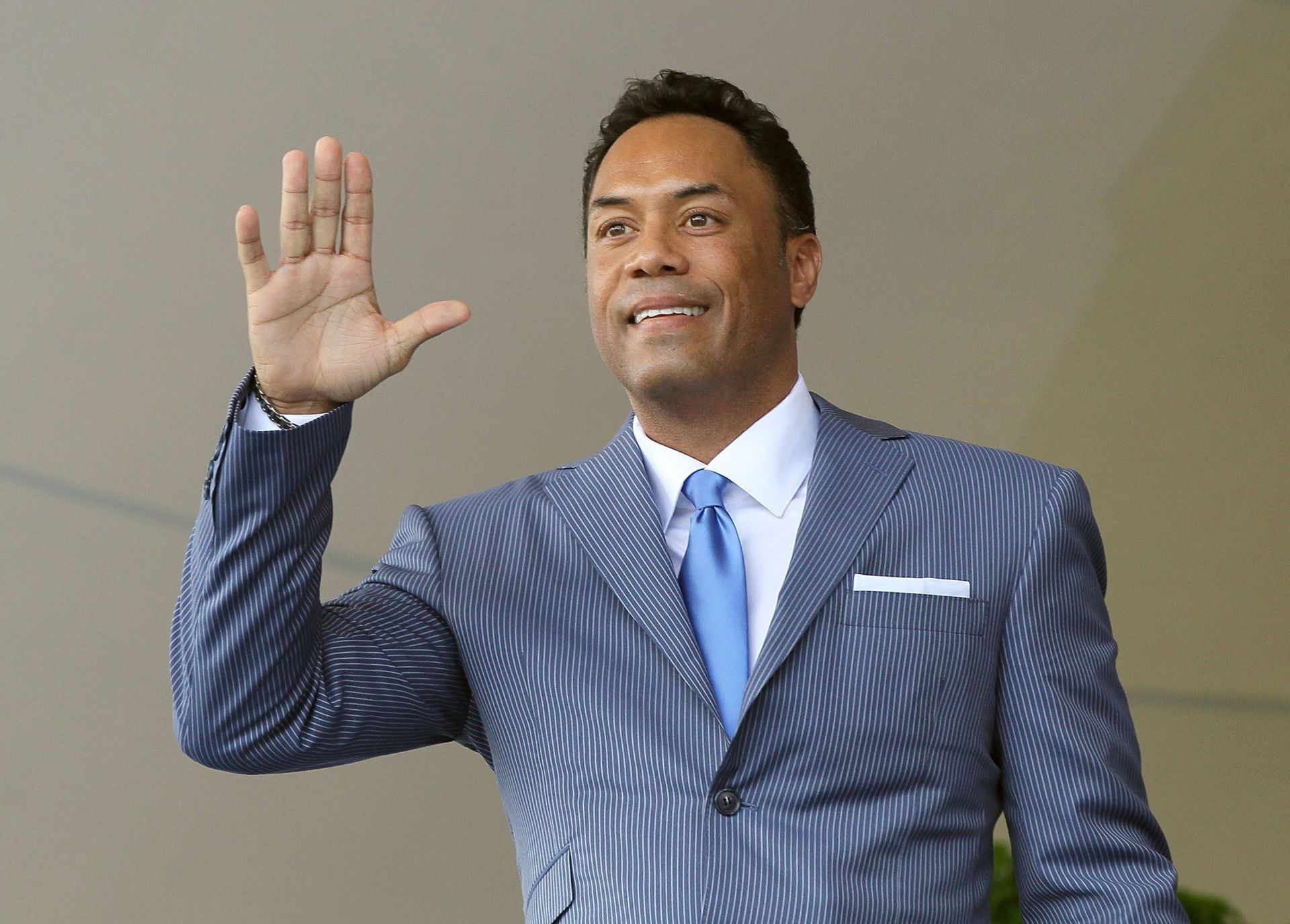 Jays retire Roberto Alomar's No. 12 in ceremony