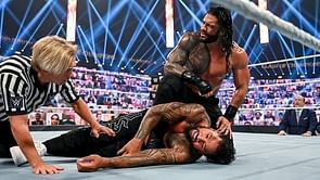 Roman Reigns ने WWE यूनिवर्सल चैंपियन बनने के बाद सबसे पहले अपने टाइटल को किसके खिलाफ डिफेंड किया था?