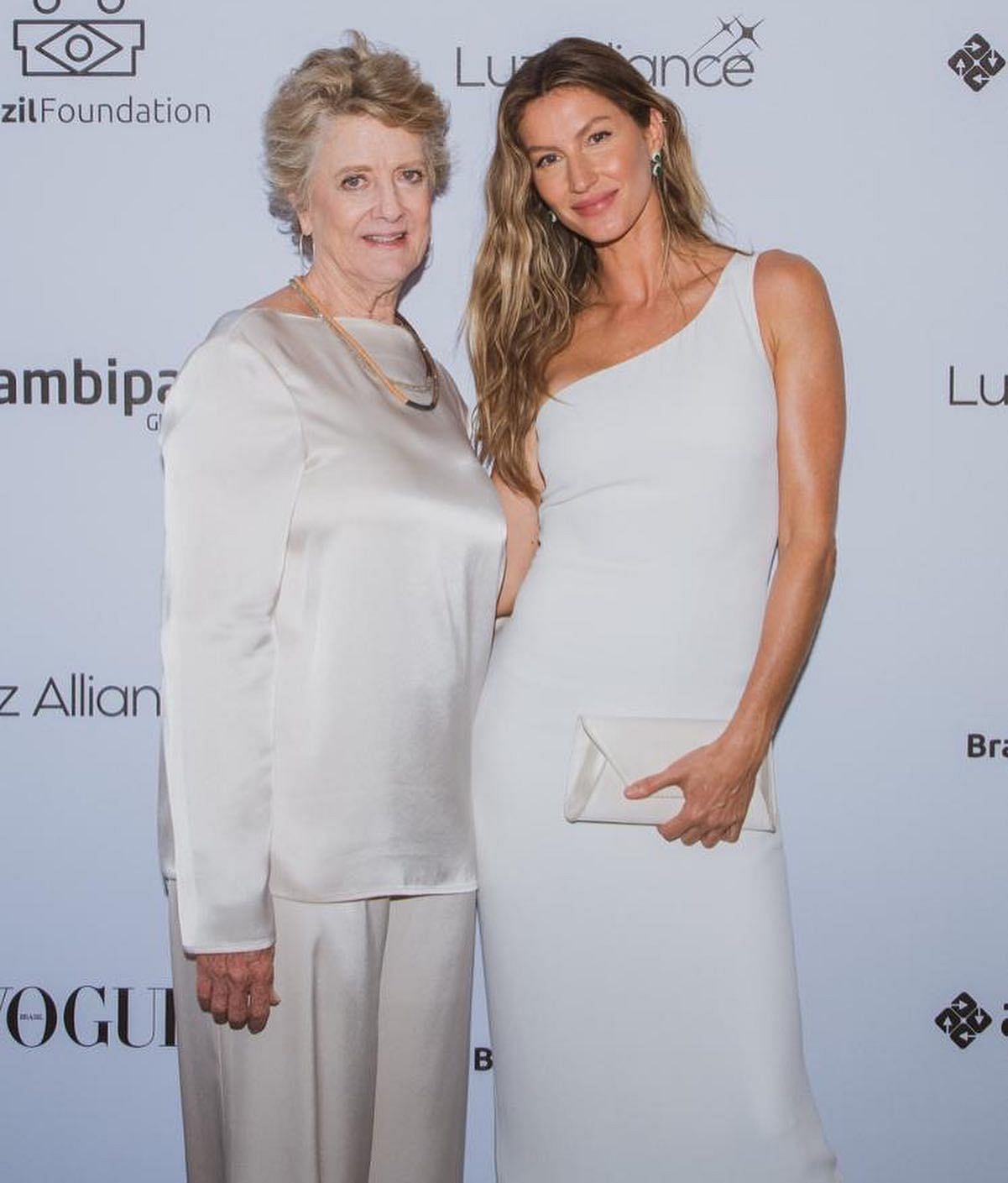 Gisele Bundchen backstage during the Luz Alliance Miami Gala (credit: IG/@gisele)